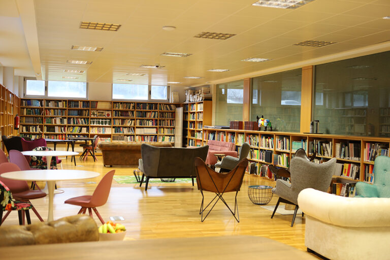 instalaciones-biblioteca-cesuga